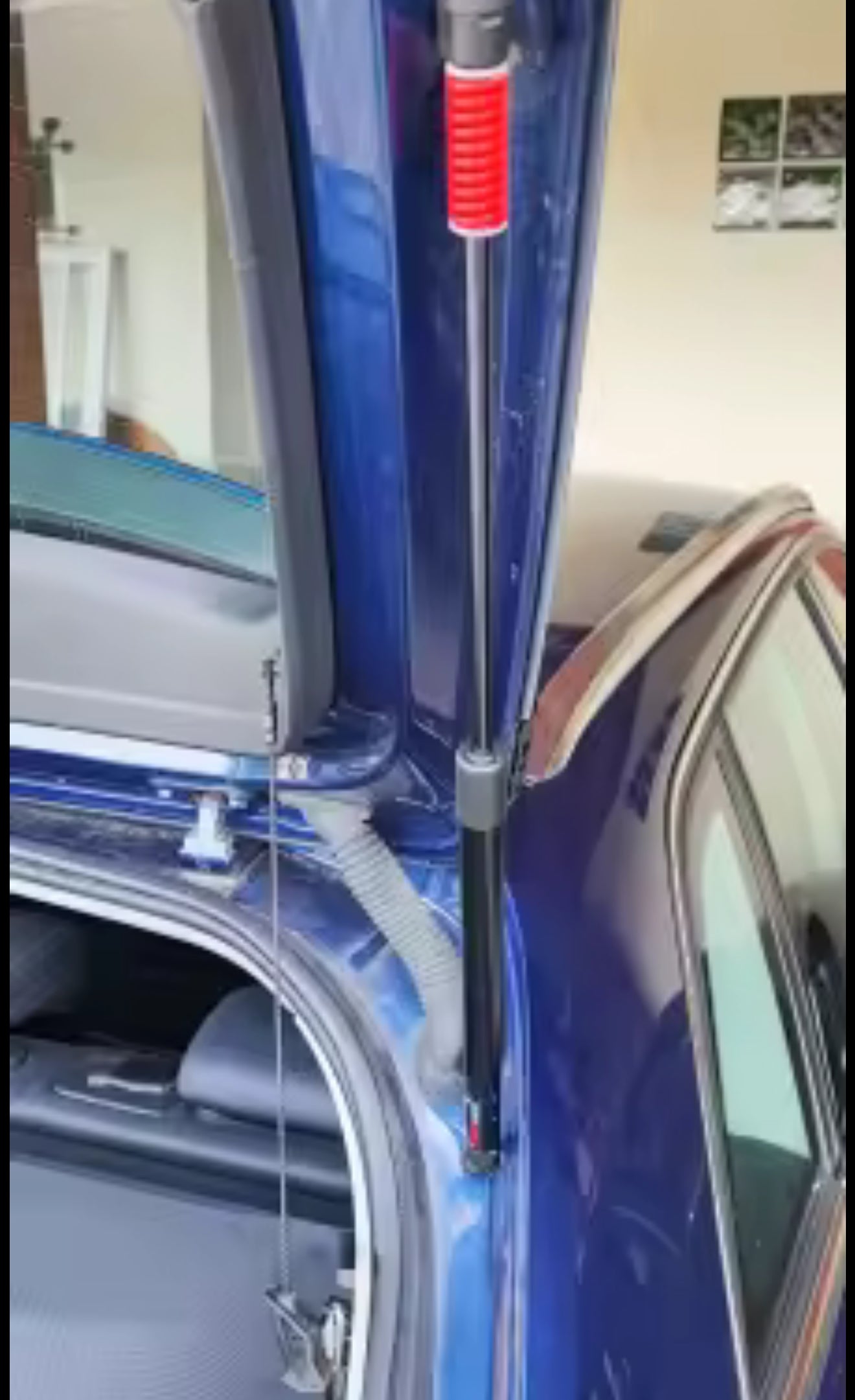 Pistoncini alzata cofano automatica audi A3